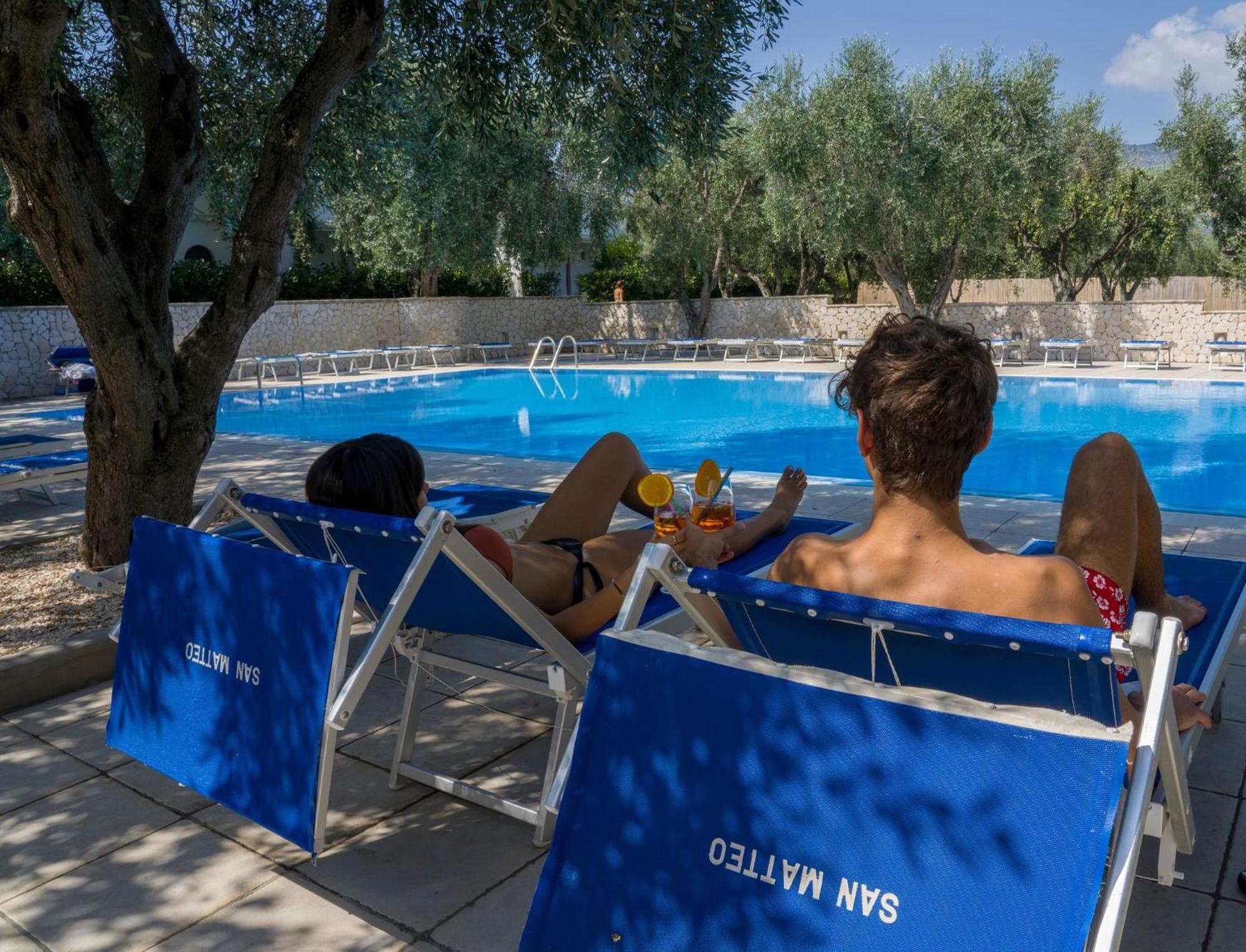 Saracena Holiday Home Featured With Private Beach And Swimming Pool Mattinata Dış mekan fotoğraf