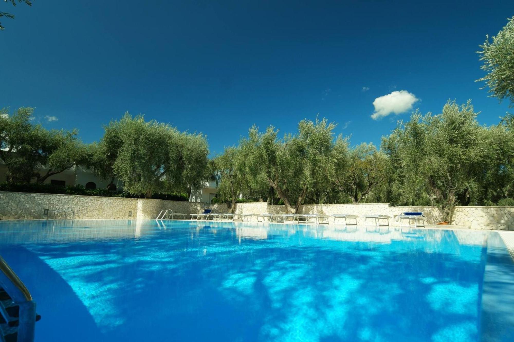 Saracena Holiday Home Featured With Private Beach And Swimming Pool Mattinata Dış mekan fotoğraf