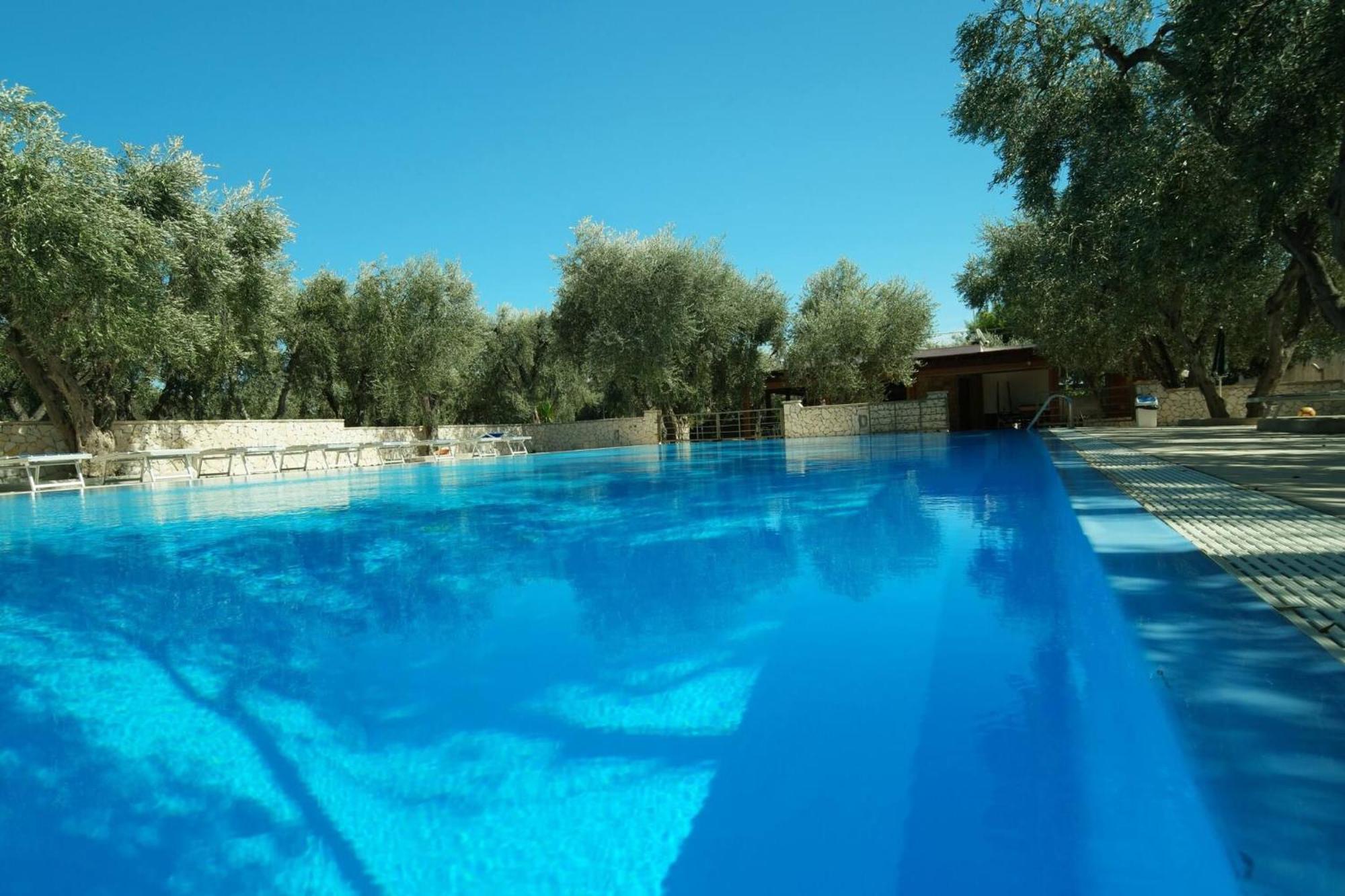 Saracena Holiday Home Featured With Private Beach And Swimming Pool Mattinata Dış mekan fotoğraf