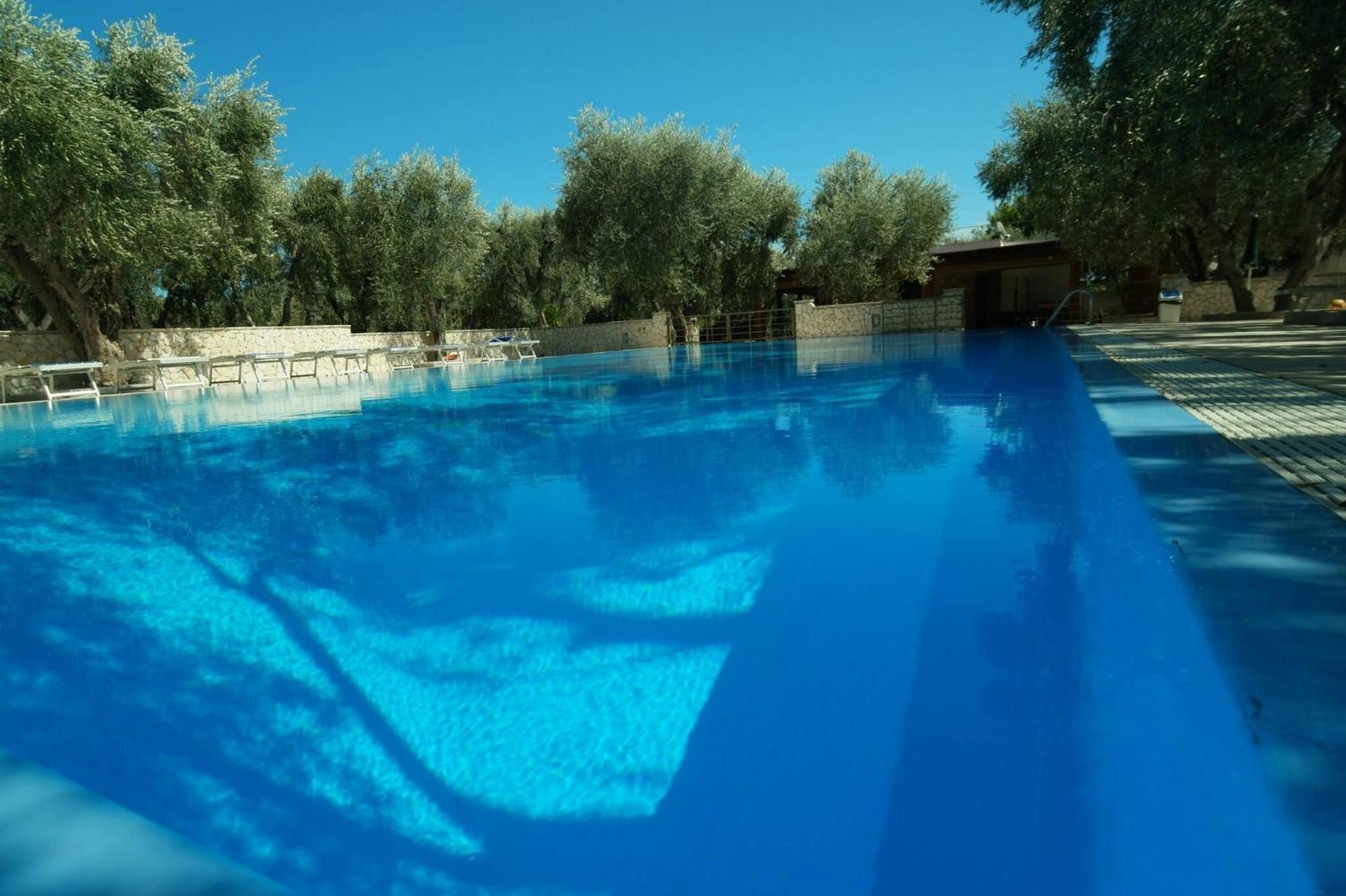 Saracena Holiday Home Featured With Private Beach And Swimming Pool Mattinata Dış mekan fotoğraf