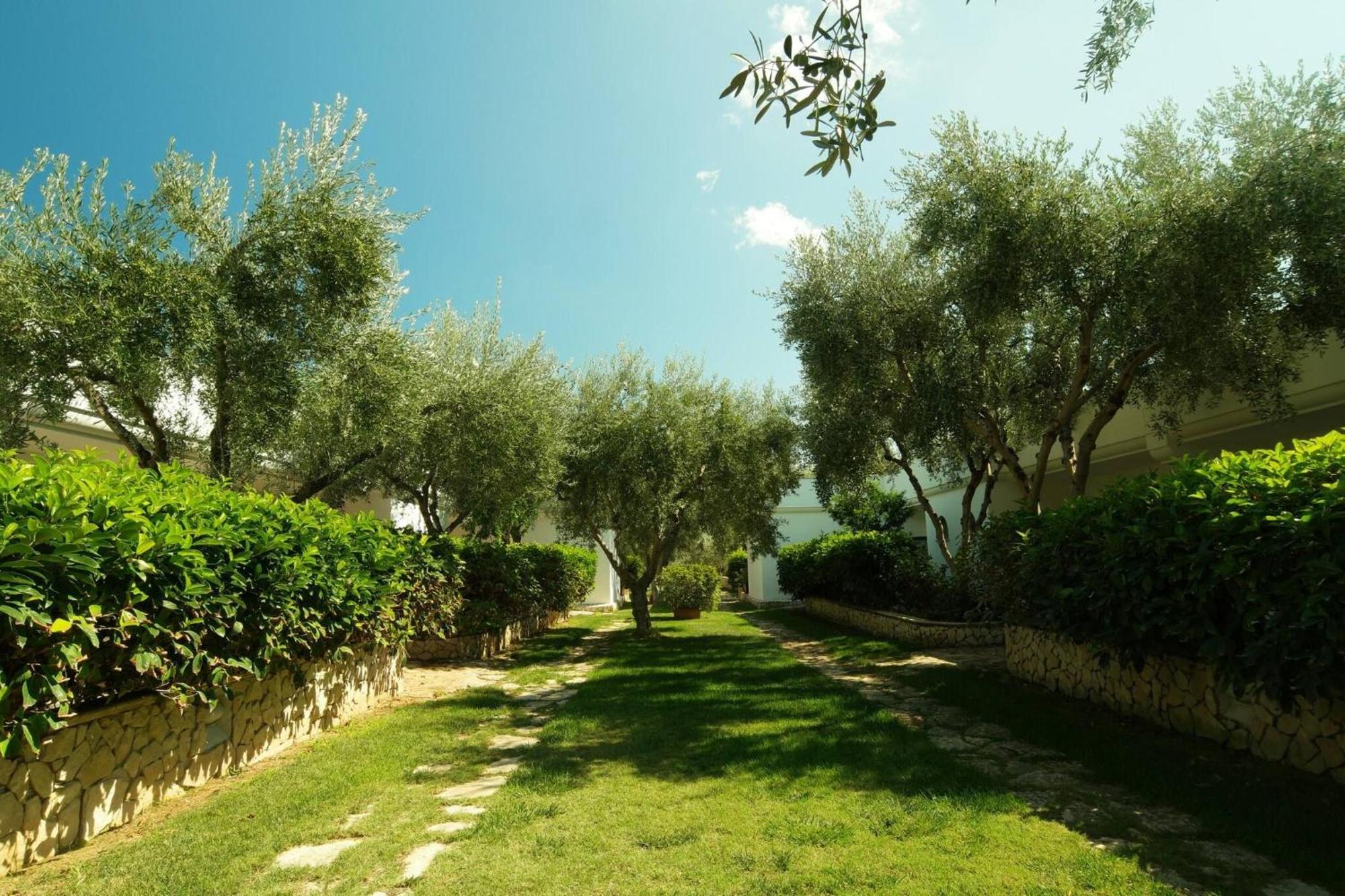 Saracena Holiday Home Featured With Private Beach And Swimming Pool Mattinata Dış mekan fotoğraf