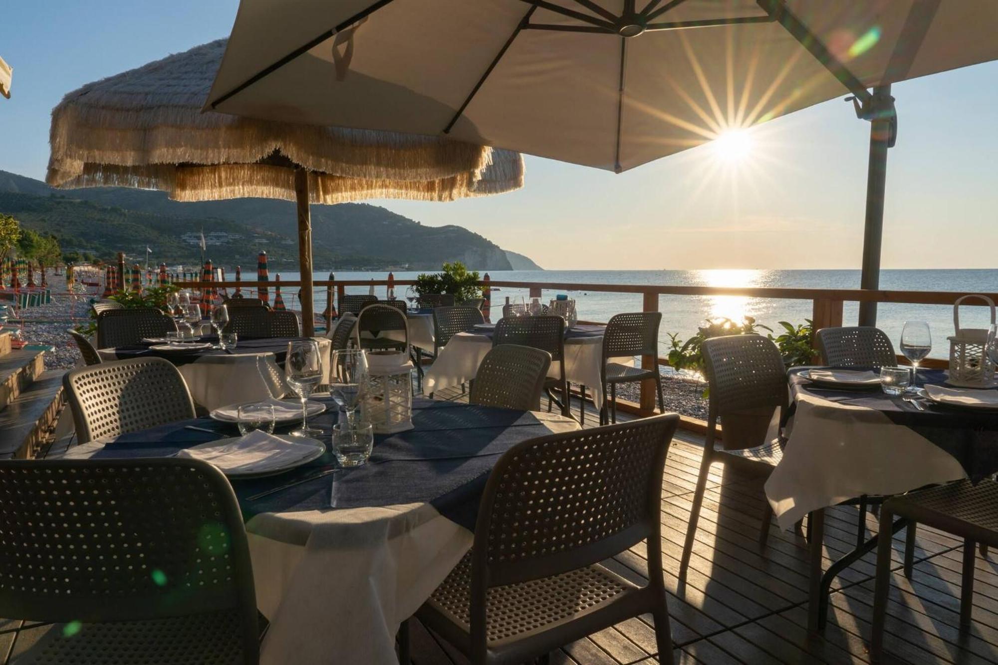 Saracena Holiday Home Featured With Private Beach And Swimming Pool Mattinata Dış mekan fotoğraf