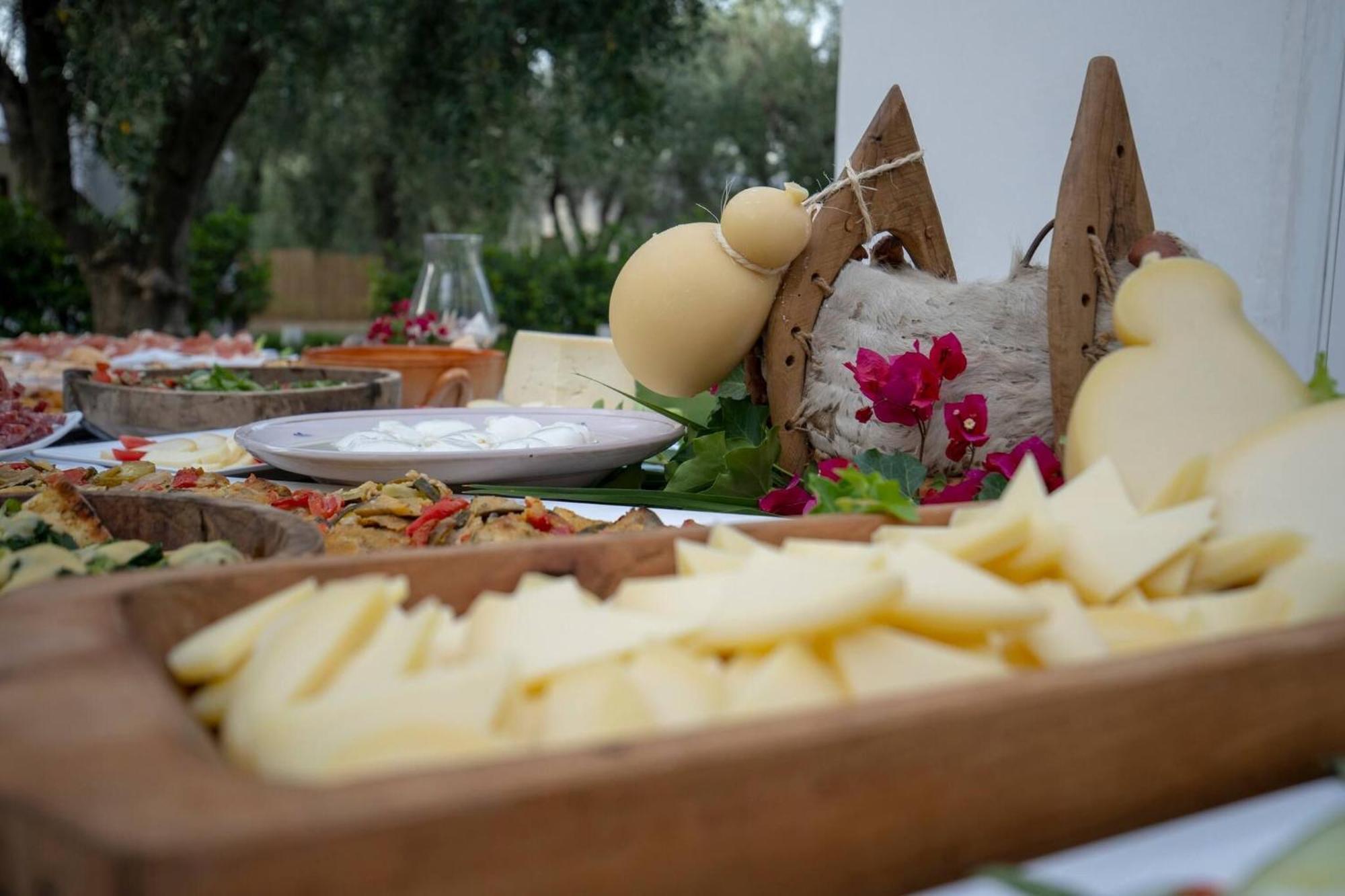 Saracena Holiday Home Featured With Private Beach And Swimming Pool Mattinata Dış mekan fotoğraf