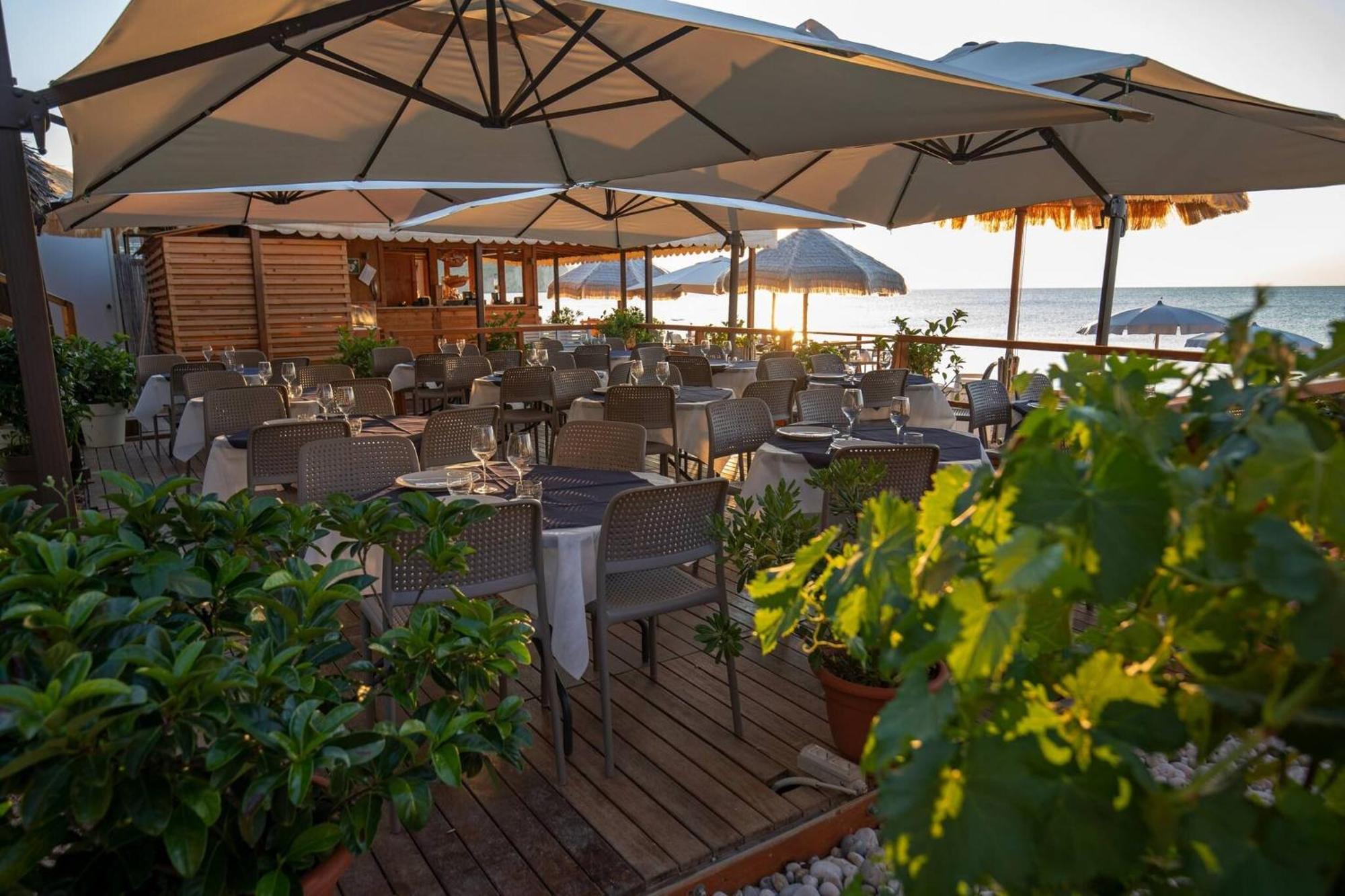 Saracena Holiday Home Featured With Private Beach And Swimming Pool Mattinata Dış mekan fotoğraf