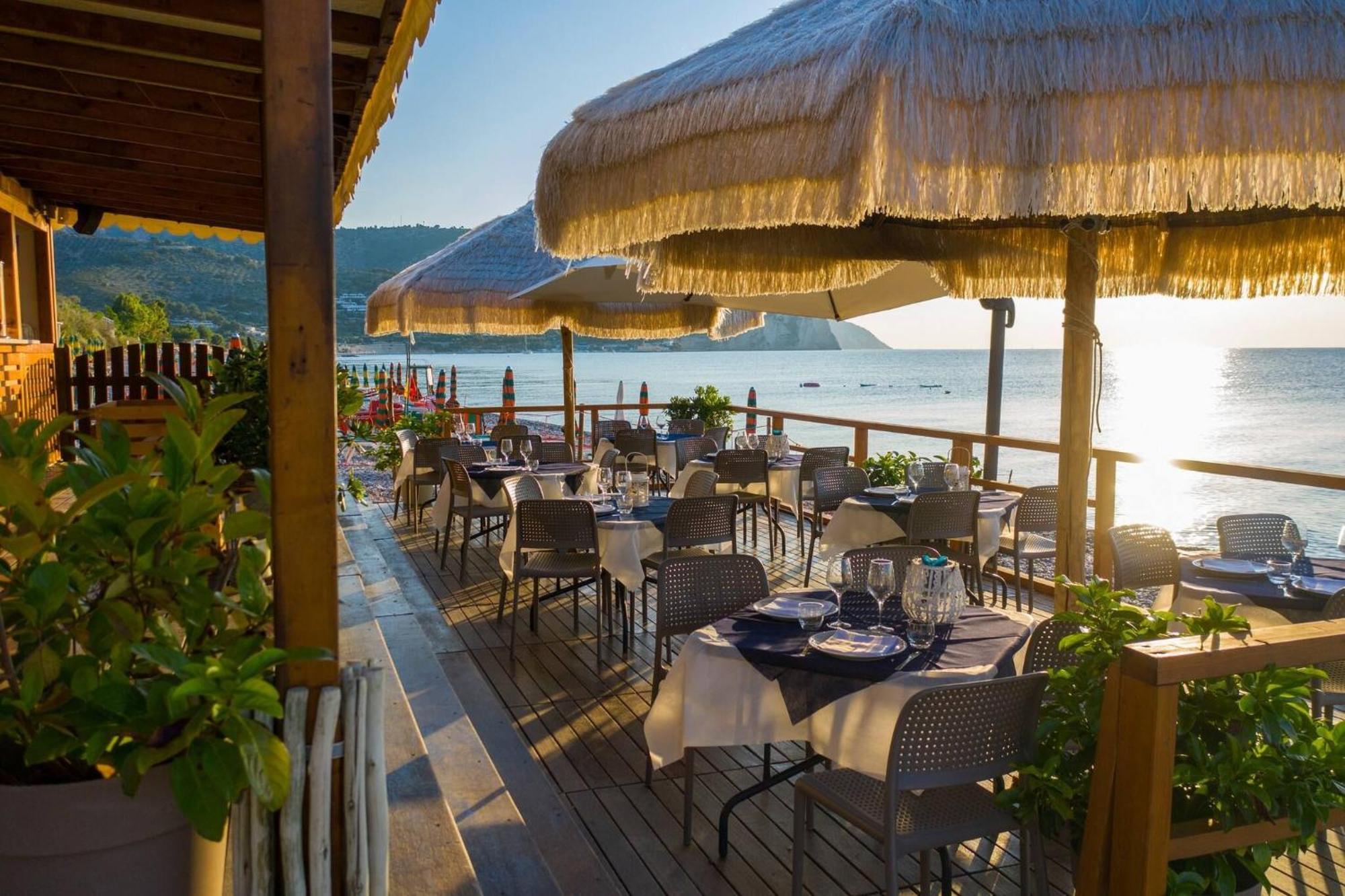 Saracena Holiday Home Featured With Private Beach And Swimming Pool Mattinata Dış mekan fotoğraf